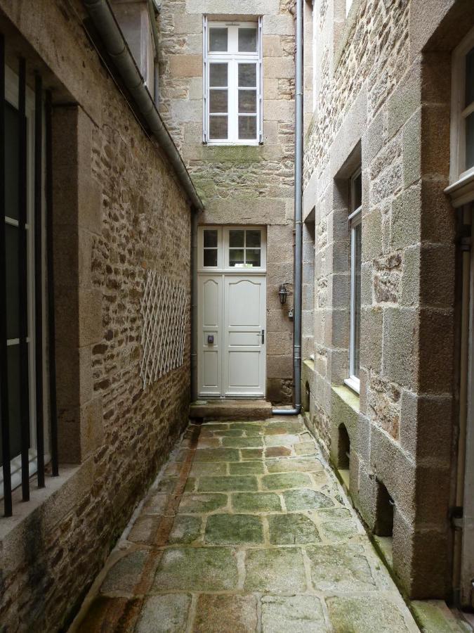 Des Remparts Apartment *